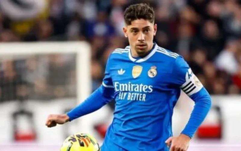 تشكيلة اليوم.. أربيلوا يعيد فالفيردي إلى مركزه أمام فالنسيا